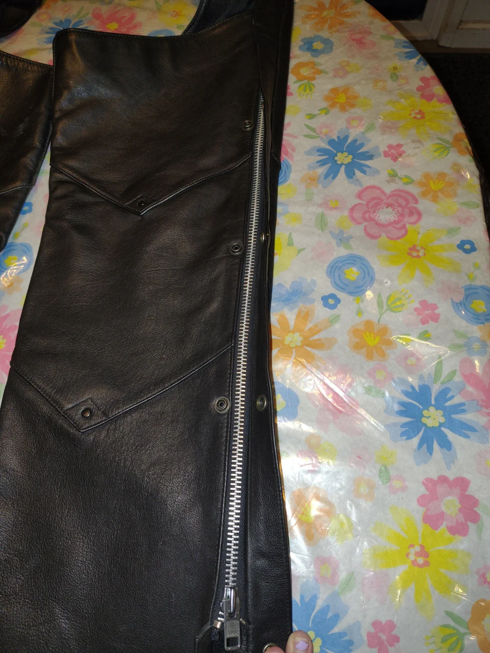 Harley-Davidson Black Leather Motorcycle Chaps with Belt Buckle - Picture 8 of 11